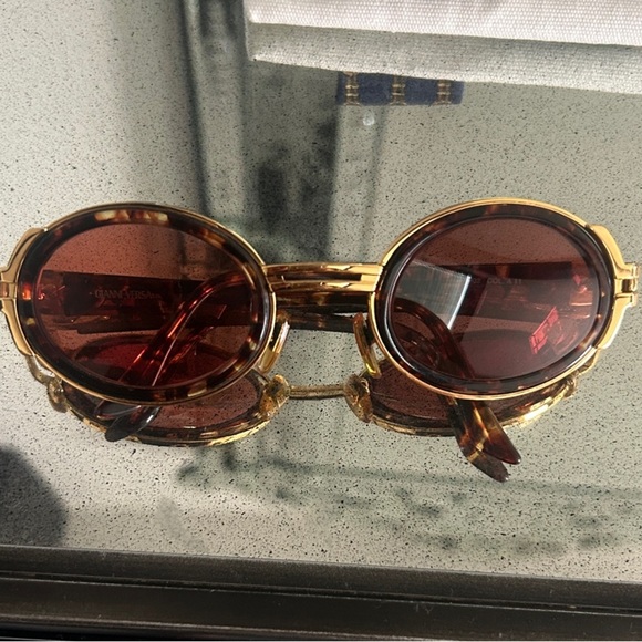 VINTAGE Gianni Versace Gold Frame Sunglasses with Brown Prescription Lenses - Picture 2 of 16